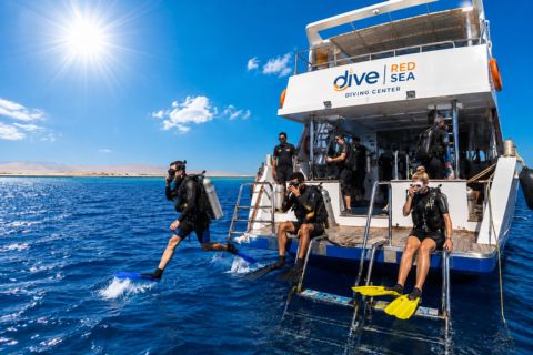 Hurghada: Bådtur med dykning og snorkling i Det Røde Hav
