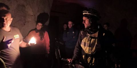 Appia Antica en het ondergrondse labyrint van Rome per e-bike: een ongeëvenaarde ervaring tussen licht en schaduw
