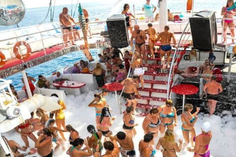 Piratinio laivo turas Antalijoje su pietumis ir pervežimu