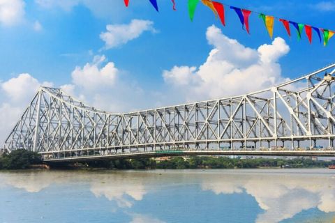 Kolkata coloniale, piantagioni di tè e monasteri buddisti
