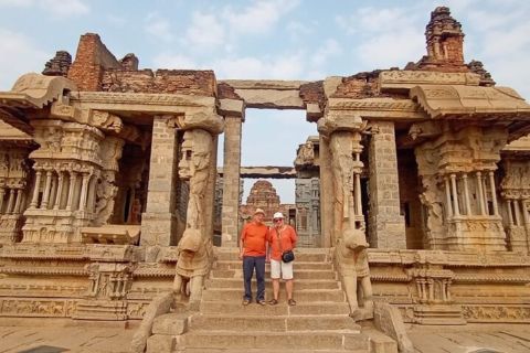 बेंगलुरु से मुंबई: वास्तुकला, समुद्र तट और पहाड़