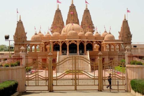Traseul Jain Divin: Tur privat de o zi la Ankleshwar din Surat