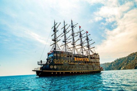 Gonster piratbådtur med BBQ-frokost og transfer fra Kemer