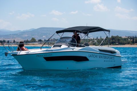 Luxusní člun Karnic SL701 s WC, Bluetooth a další výbavou